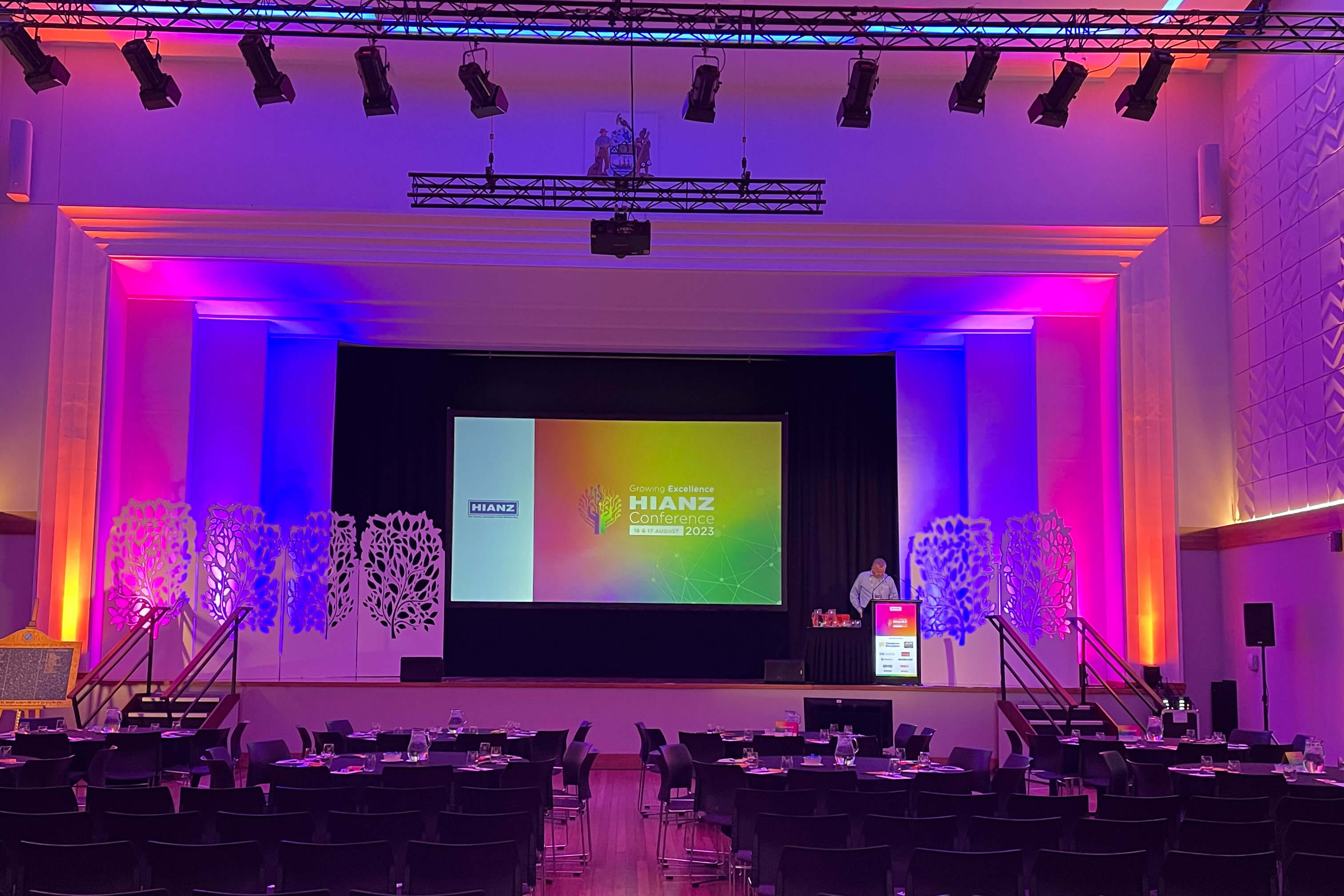HIRECON23 stage Event Revolution